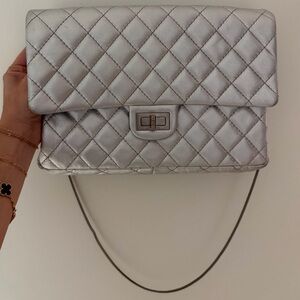 Elegant Silver Quilted Shoulder Bag